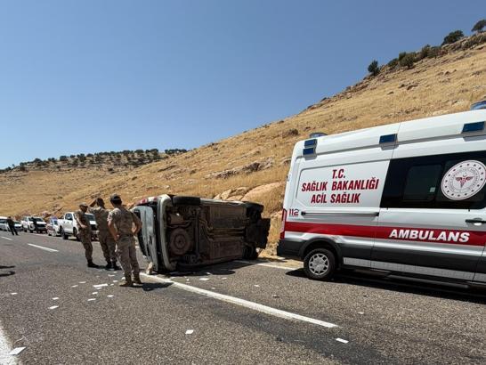 Nusaybin’de takla atan aracın sürücüsü yaralandı