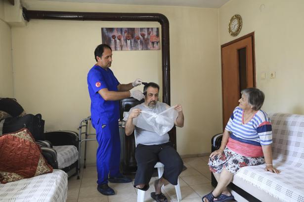 Evde sağlık ve bakım hizmetleri vatandaşın hayatına dokunuyor