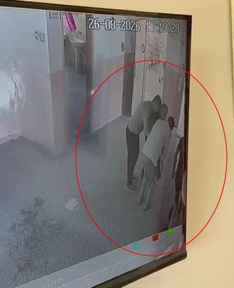 Nefes  borusuna şeker kaçan çocuğu okul müdürü Heimlich manevrasıyla kurtardı