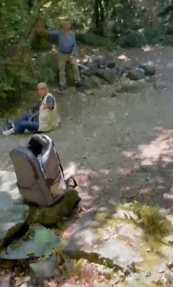 Ormanda yürüyüş yaparken kayalıklardan düşüp ayağı kırıldı, 4 saatte kurtarıldı (2)