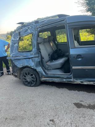 Ordu'da hafif ticari araç takla attı: 5 yaralı