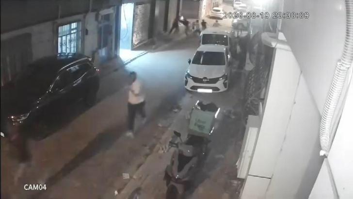 Bayrampaşa’da kadını darbeden şüpheliye müdahale eden polisleri yaralayan 4 şüpheli tutuklandı