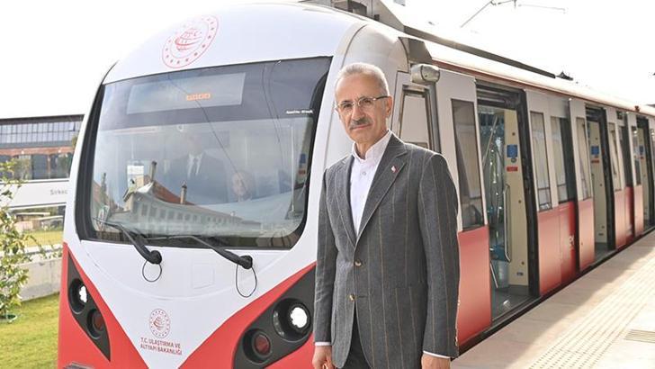 Bakan Uraloğlu: 30 Ağustos'ta bakanlığa bağlı kent içi raylı sistemler ücretsiz olacak