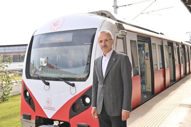 Bakan Uraloğlu: 30 Ağustos'ta bakanlığa bağlı kent içi raylı sistemler ücretsiz olacak
