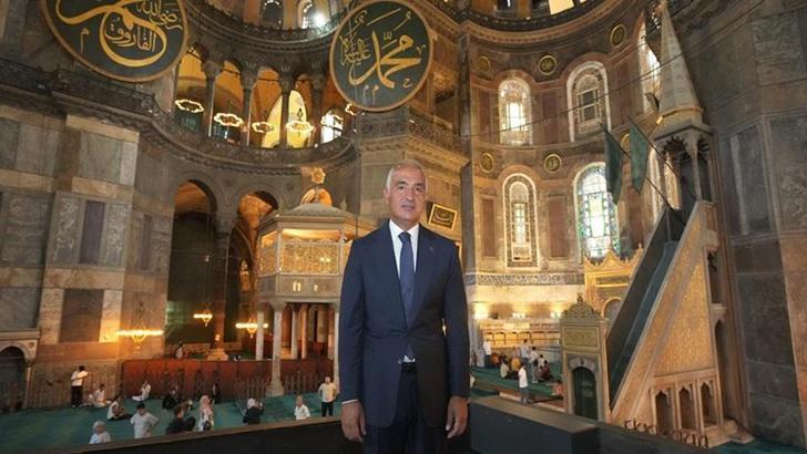 Bakan Ersoy, Ayasofya'daki restorasyon çalışmalarını inceledi