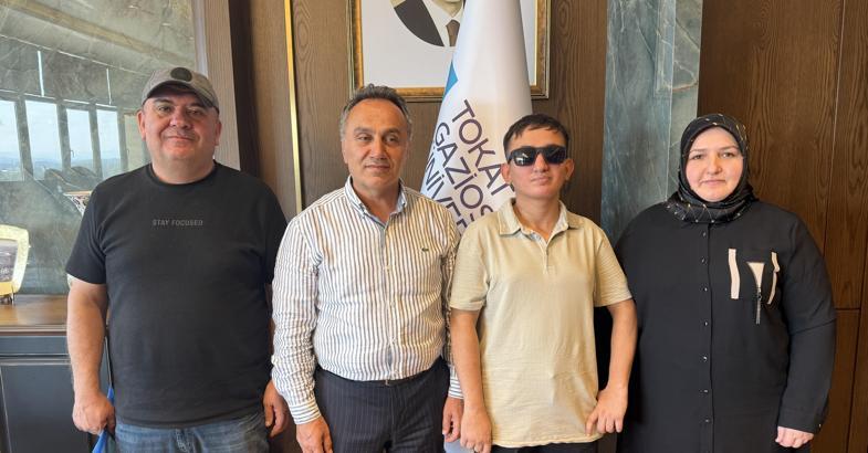 Türkiye 378’incisi olan görme engelli Taha, özel eğitim öğretmenliğini seçti