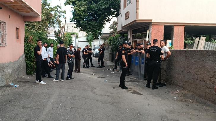 Annesini öldürüp çöp konteynerine attı, emniyete gidip teslim oldu