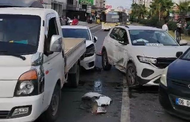 Mersin’de zincirleme kaza: 3 yaralı