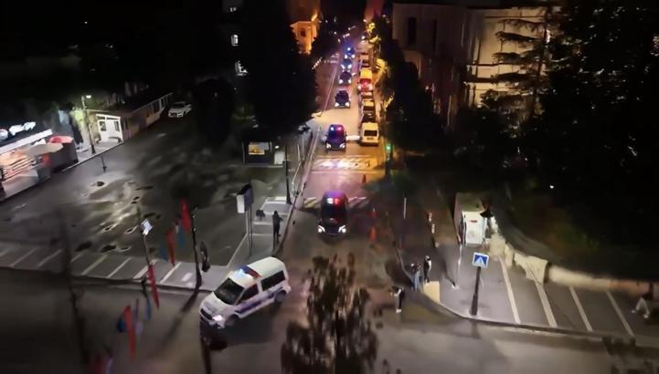 Beşiktaş’ta dron destekli huzur uygulaması: Aranan 5 kişi yakalandı, 26 araca 209 bin 720 lira ceza kesildi
