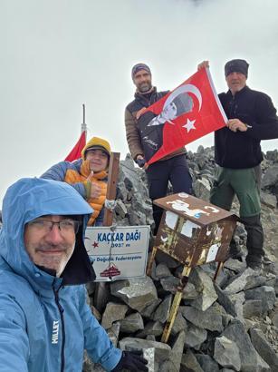 Rize’de Kaçkar Dağı’na 'Zafer’ tırmanışı