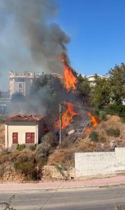Manavgat’ta elektrik trafosu yangına neden oldu