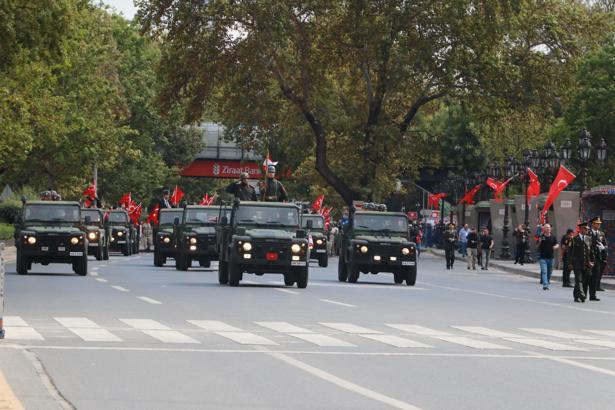 Ankara'da 30 Ağustos korteji