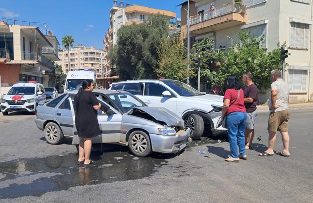 İki otomobilin çarpıştığı kazada 1 kişi yaralandı