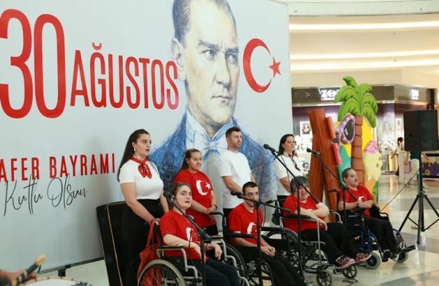 Osmangazi’de 30 Ağustos Zaferi türkülerle kutlandı
