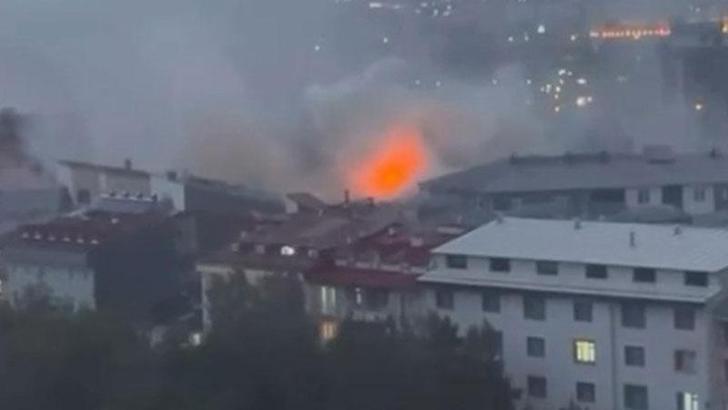 Erzurum’da 5 katlı bir binanın çatısında yangın