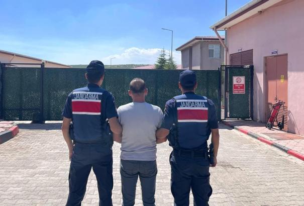 Jandarma aranan 24 kişiyi yakaladı