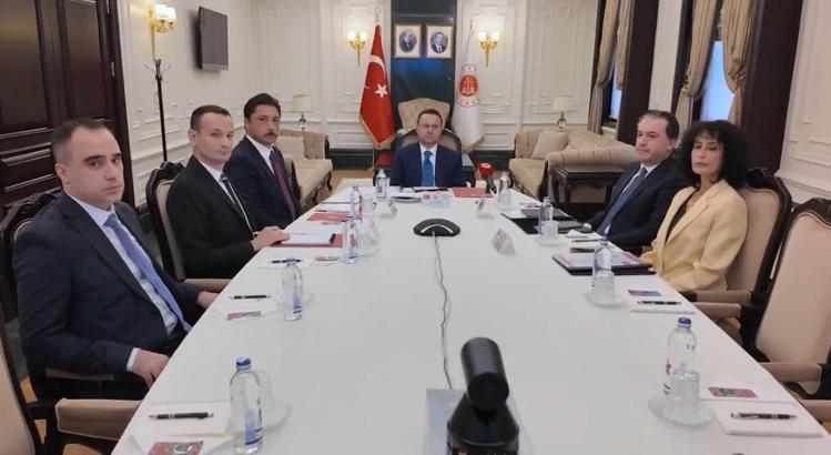 Bakan Gürlek, Yunan mevkidaşı Floridis ile görüştü
