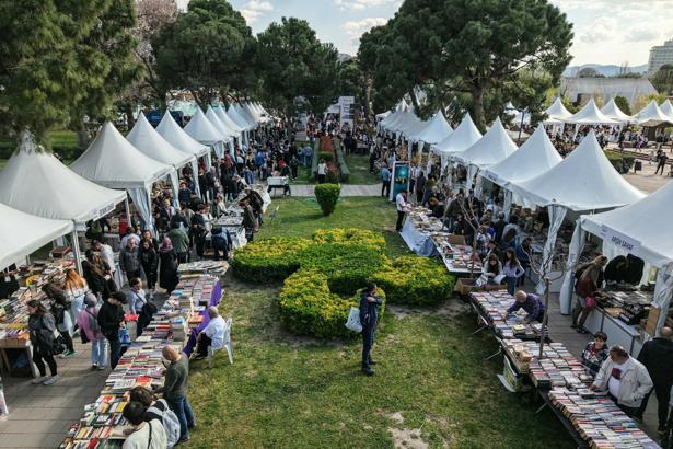 İZKİTAP sonbaharda Kültürpark'ta