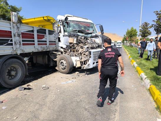Mardin’de 4 aracın karıştığı zincirleme kaza: 2 yaralı
