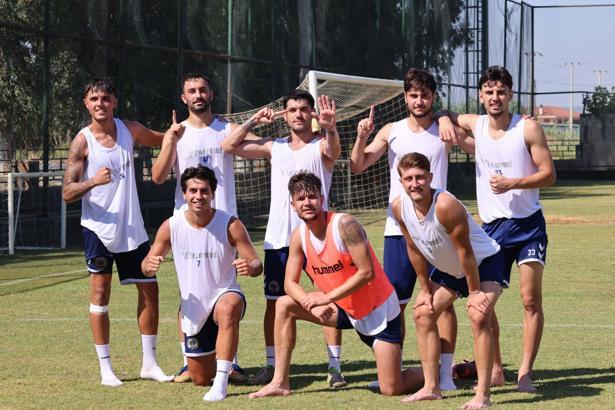 Menemen FK'da lisanslar tamam