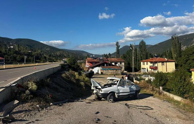 Tokat'ta iki otomobil çarpıştı: 1 ölü, 3 yaralı