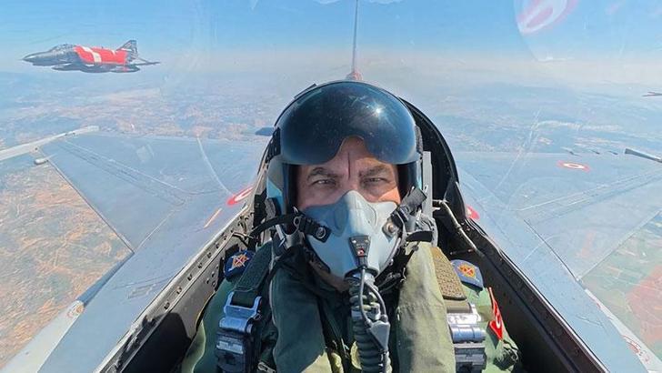 Hava Kuvvetleri Komutanı Orgeneral Rafet Dalkıran, yılın ilk eğitim uçuşunu gerçekleştirdi