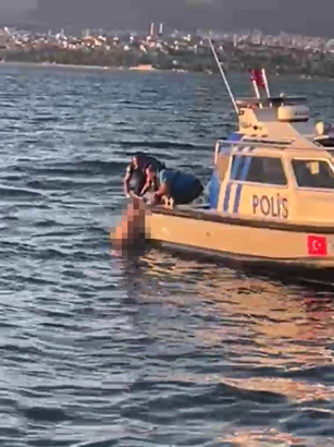 Emekli polis memuru denizde ölü bulundu