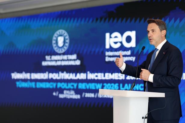 Bakan Bayraktar: Türkiye'de bu yeni dönemde elektrikleşmeye yüzde 100 inanıyoruz