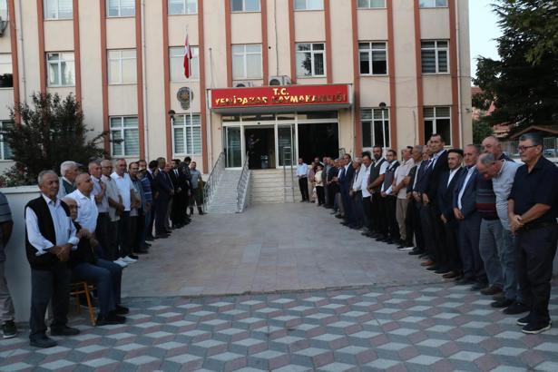 Bakan Çiftçi, Ertuğrul Gazi Türbesi’ni ziyaret etti (3)