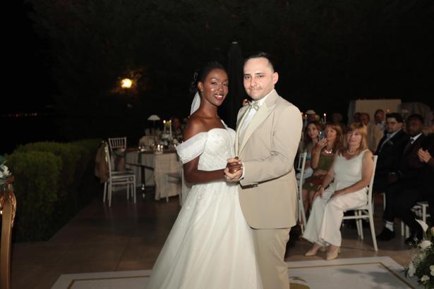 Afrika’da başlayan aşk horonla taçlandı; Trabzon’a Kenyalı gelin / Ek fotoğraflar