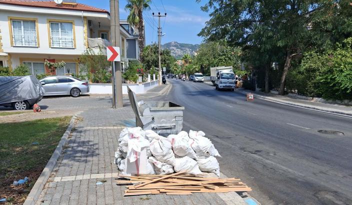 Marmaris’te kaçak moloz dökümüne idari yaptırım