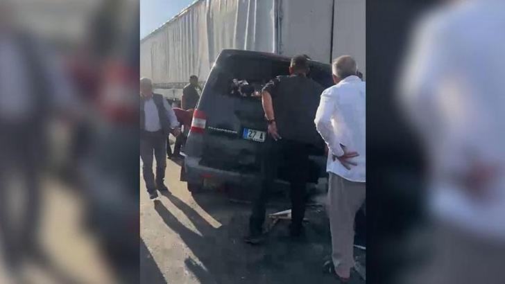 Şanlıurfa’da minibüs, TIR’a arkadan çarptı: 2 ölü, 2 ağır yaralı