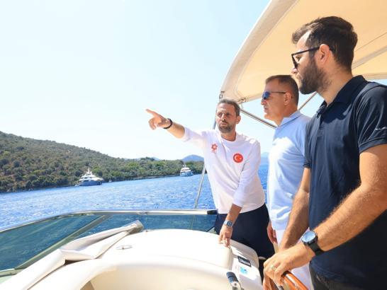 Vali İdris Akbıyık, Fethiye Körfezi’nde incelemelerde bulundu