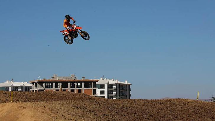 Afyonkarahisar’da piste çıkan Jeffrey Herlings Dünya Motokros Şampiyonu