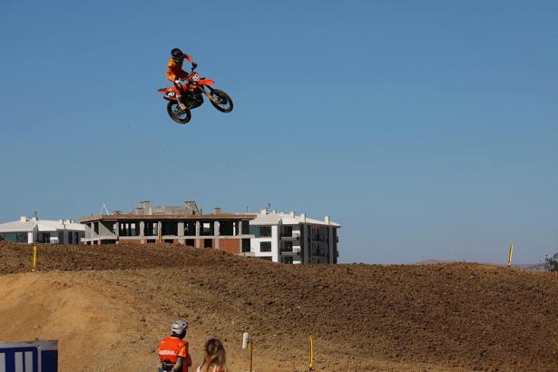 Afyonkarahisar’da piste çıkan Jeffrey Herlings Dünya Motokros Şampiyonu