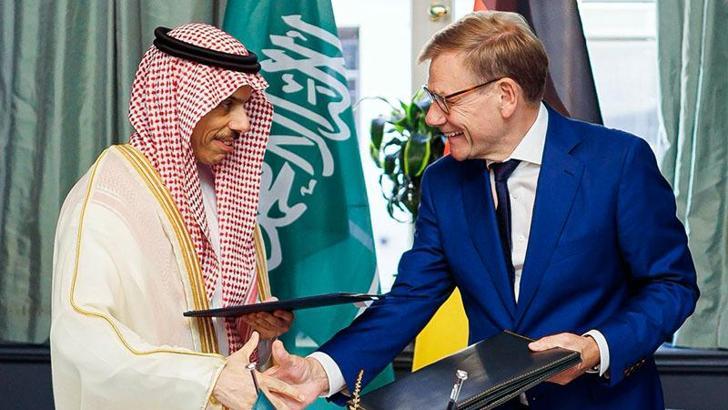 Suudi Arabistan ve Almanya'dan Hürmüz Boğazı çağrısı