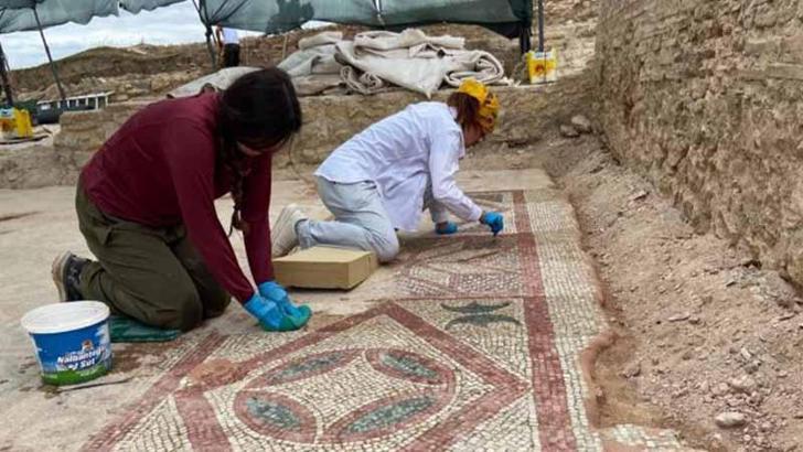 Pompeiopolis Antik Kenti’nde 105 metrekarelik zemin mozaiği açığa çıkarıldı