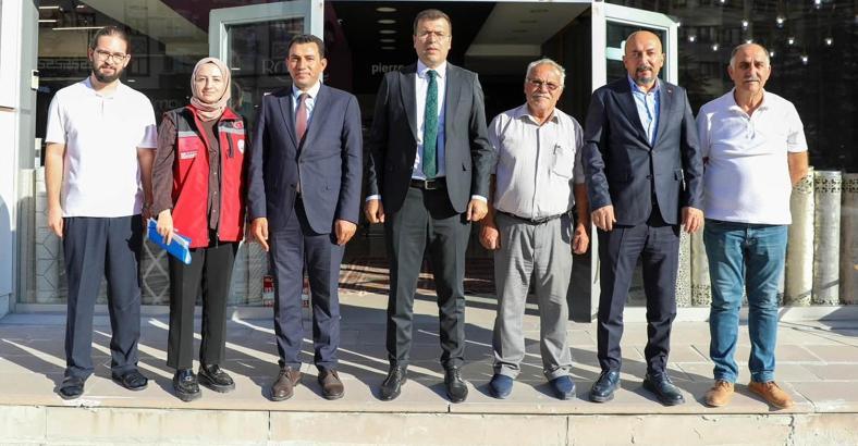 Evlenecek gençlere destek veren esnafa teşekkür