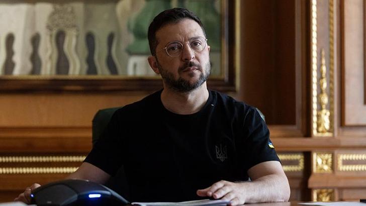 Zelenskiy: Rusya'nın petrol rafinerileri ve İHA tesislerini vurduk