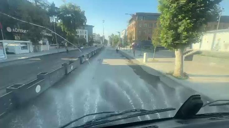 Adıyaman Belediyesi’nden tozla mücadelede çift vardiya
