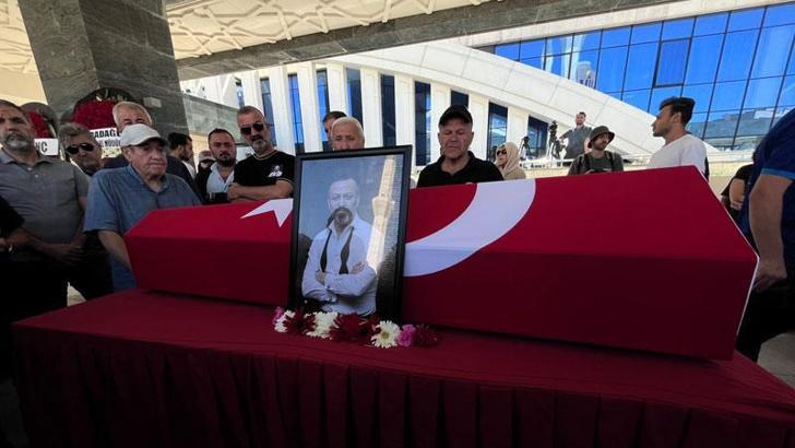 Oyuncu Serhat Kılıç, Ankara'da son yolculuğuna uğurlandı