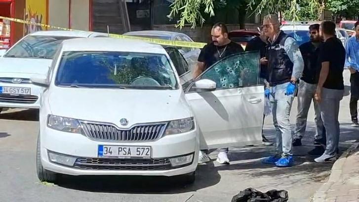 Çekmeköy'de otomobile silahlı saldırı: 1 ölü