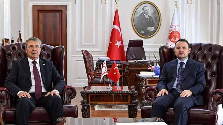 Bakanlar Gürlek ve Güler, KKTC Başbakanı Üstel ile bir araya geldi