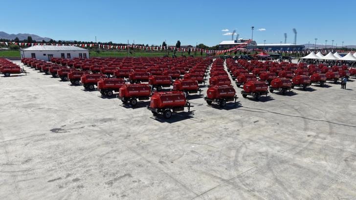Erzurum'da 150 kırsal mahalleye olası yangınlara karşı su tankeri dağıtıldı