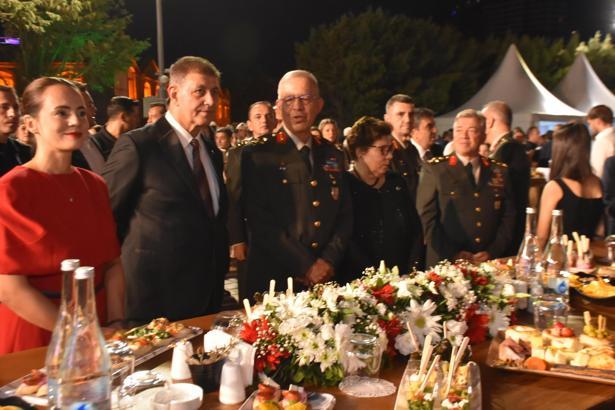 İzmir'in kurtuluşunun 104'üncü yılına özel resepsiyon