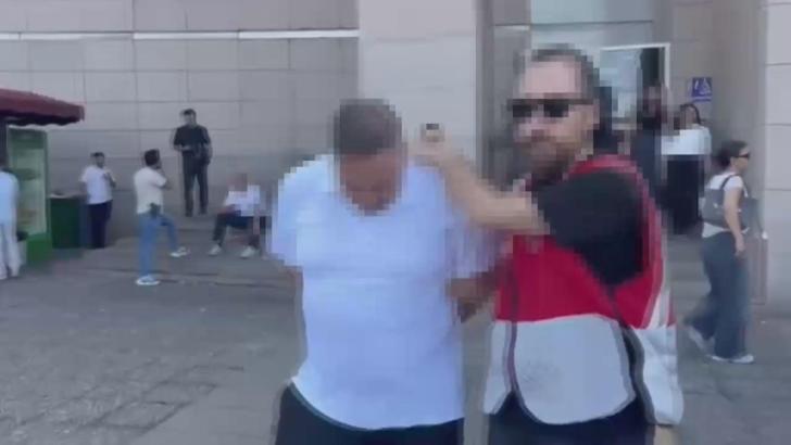 Sarıyer’de oyuncu Melisa Döngel’i trafikte silahla tehdit eden sürücü tutuklandı