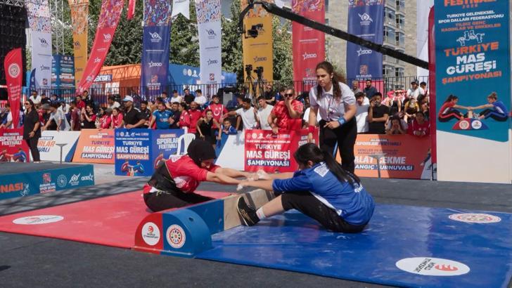 Sultangazi’de 'Geleneksel Sporlar Festivali' düzenlendi