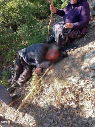 Kuşburnu toplarken 30 metreden yuvarlanıp yaralandı