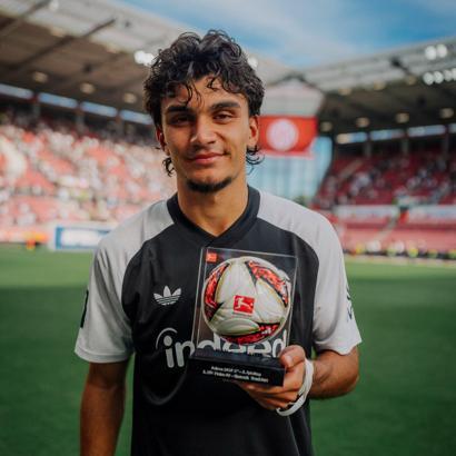 Can Uzun attığı 2 golle Eintracht Frankfurt’a galibiyeti getirdi