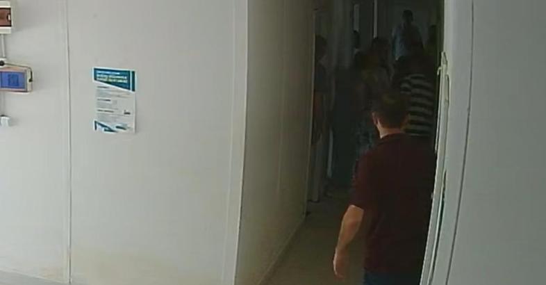Heimlich manevrasıyla mesai arkadaşının hayatını kurtardı; o anlar kamerada